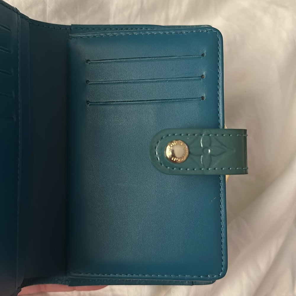 Louis Vuitton Vernis Leather French Wallet - Picture 14 of 16